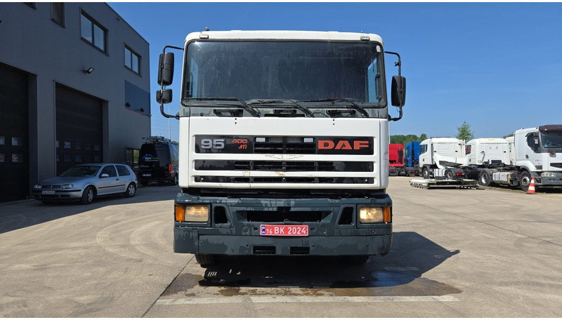 DAF 95 ATI 400 (EURO 2 / MANUAL PUMP / MANUAL GEARBOX / POMPE MANUELLE) - Gjysmë-kamion: foto 3 DAF 95 ATI 400 (EURO 2 / MANUAL PUMP / MANUAL GEARBOX / POMPE MANUELLE) - Gjysmë-kamion: foto 3