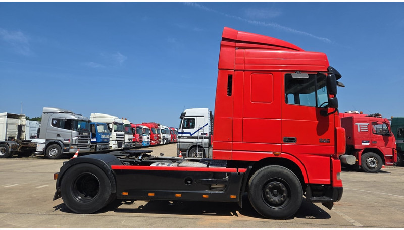 DAF XF 105.410 (BOITE MANUELLE / SUPER PROPRE !!! / TRES BONNE ETAT / AIRCO / MANUAL GEARBOX) - Gjysmë-kamion: foto 4 DAF XF 105.410 (BOITE MANUELLE / SUPER PROPRE !!! / TRES BONNE ETAT / AIRCO / MANUAL GEARBOX) - Gjysmë-kamion: foto 4