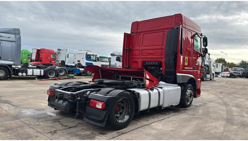 DAF XF 460 (BOITE MANUELLE / MANUAL GEARBOX) - Gjysmë-kamion: foto 4 DAF XF 460 (BOITE MANUELLE / MANUAL GEARBOX) - Gjysmë-kamion: foto 4