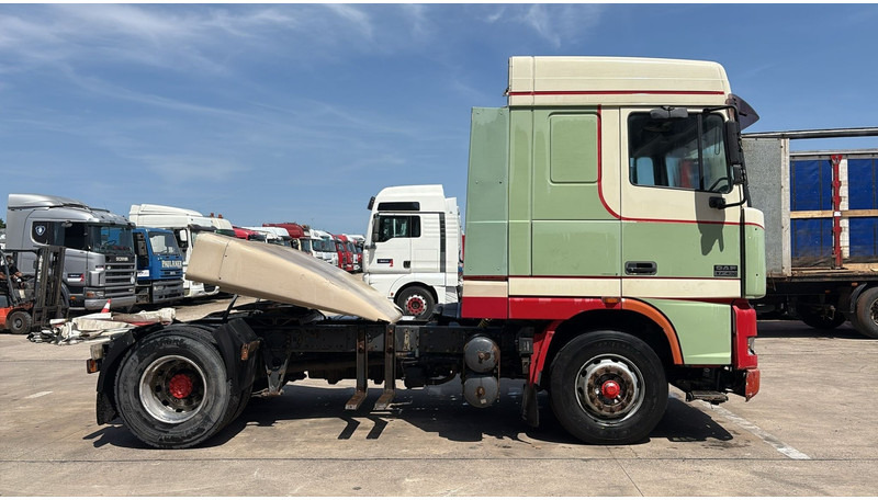 DAF XF 95.430 (EURO 3 / BOITE MANUELLE / MANUAL GEARBOX) - Gjysmë-kamion: foto 4 DAF XF 95.430 (EURO 3 / BOITE MANUELLE / MANUAL GEARBOX) - Gjysmë-kamion: foto 4