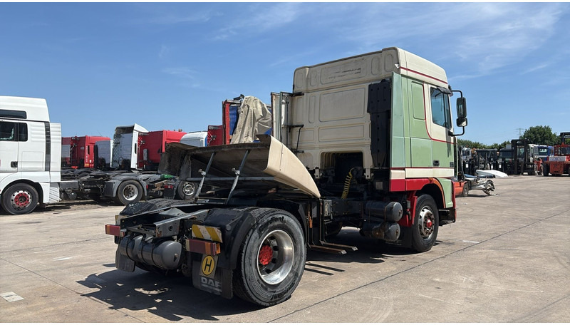 DAF XF 95.430 (EURO 3 / BOITE MANUELLE / MANUAL GEARBOX) - Gjysmë-kamion: foto 5 DAF XF 95.430 (EURO 3 / BOITE MANUELLE / MANUAL GEARBOX) - Gjysmë-kamion: foto 5