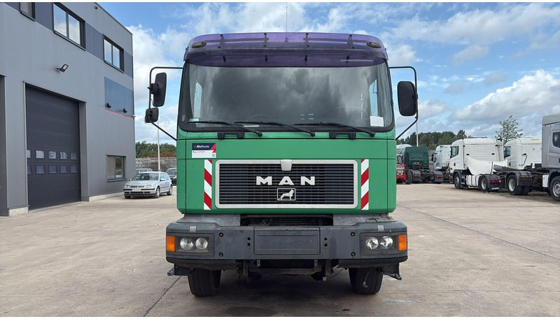 MAN 25.372 (6X2 / MANUAL PUMP / POMPE MANUELLE / 8 TYRES / 6 CYLINDERS) - Gjysmë-kamion: foto 2 MAN 25.372 (6X2 / MANUAL PUMP / POMPE MANUELLE / 8 TYRES / 6 CYLINDERS) - Gjysmë-kamion: foto 2