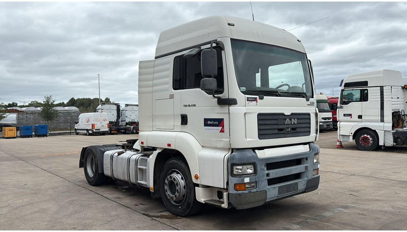 MAN TGA 18.430 (PTO / POMPE HYDRAULIQUE / MANUAL GEARBOX / BOITE MANUELLE / HYDRAULIC PUMP) - Gjysmë-kamion: foto 2 MAN TGA 18.430 (PTO / POMPE HYDRAULIQUE / MANUAL GEARBOX / BOITE MANUELLE / HYDRAULIC PUMP) - Gjysmë-kamion: foto 2