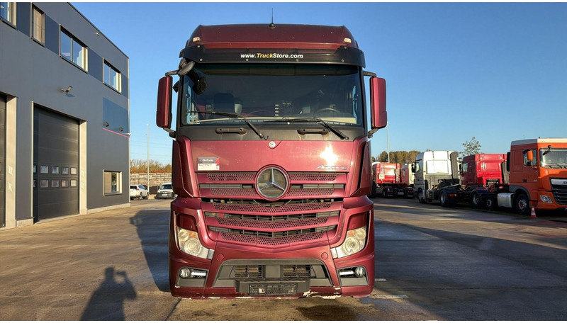 Mercedes-Benz Actros 1845 (RETARDER / GOOD CONDITION / BONNE ETAT) - Gjysmë-kamion: foto 2 Mercedes-Benz Actros 1845 (RETARDER / GOOD CONDITION / BONNE ETAT) - Gjysmë-kamion: foto 2