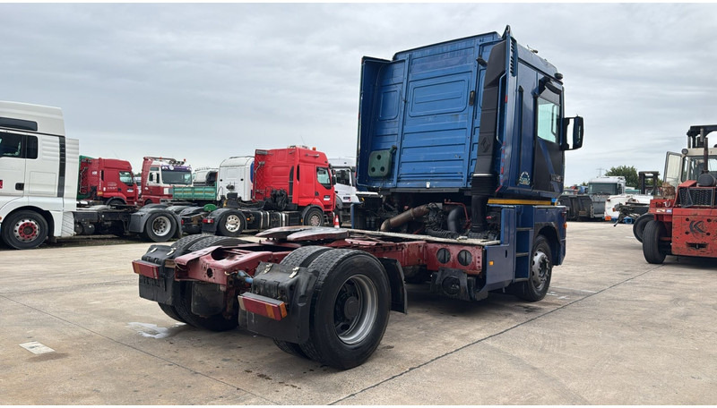 Renault Magnum 430 (POMPE MANUELLE / MANUAL PUMP / BOITE MANUELLE / MANUAL GEARBOX) - Gjysmë-kamion: foto 5 Renault Magnum 430 (POMPE MANUELLE / MANUAL PUMP / BOITE MANUELLE / MANUAL GEARBOX) - Gjysmë-kamion: foto 5