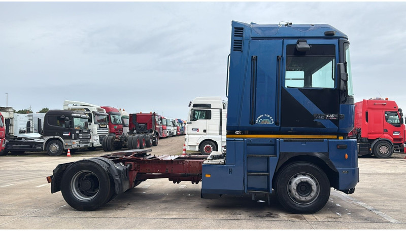 Renault Magnum 430 (POMPE MANUELLE / MANUAL PUMP / BOITE MANUELLE / MANUAL GEARBOX) - Gjysmë-kamion: foto 3 Renault Magnum 430 (POMPE MANUELLE / MANUAL PUMP / BOITE MANUELLE / MANUAL GEARBOX) - Gjysmë-kamion: foto 3