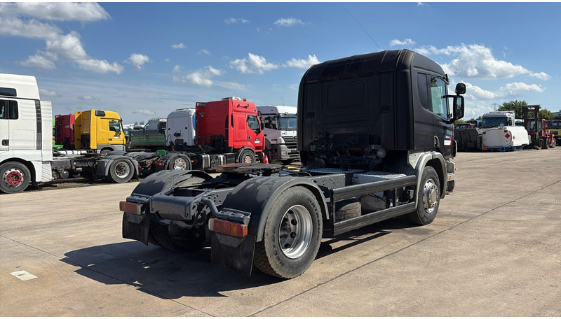 Scania 124 - 360 (MANUAL PUMP / POMPE MANUELLE / BOITE MANUELLE / MANUAL GEARBOX) - Gjysmë-kamion: foto 4 Scania 124 - 360 (MANUAL PUMP / POMPE MANUELLE / BOITE MANUELLE / MANUAL GEARBOX) - Gjysmë-kamion: foto 4