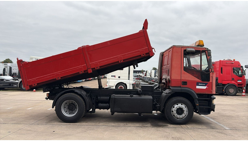 Iveco Eurotech 240 E 42 (POMPE MANUELLE / MANUAL PUMP / MANUAL GEARBOX / BOITE MANUELLE) - Kamion vetëshkarkues: foto 4 Iveco Eurotech 240 E 42 (POMPE MANUELLE / MANUAL PUMP / MANUAL GEARBOX / BOITE MANUELLE) - Kamion vetëshkarkues: foto 4
