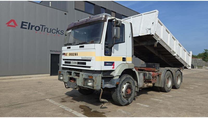 Iveco Eurotrakker 260 E 37 (POMPE MANUELLE / MANUAL PUMP / BOITE MANUELLE / GRAND PONT / LAMES) - Kamion vetëshkarkues: foto 1 Iveco Eurotrakker 260 E 37 (POMPE MANUELLE / MANUAL PUMP / BOITE MANUELLE / GRAND PONT / LAMES) - Kamion vetëshkarkues: foto 1