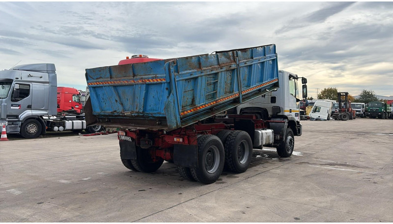 Iveco Eurotrakker 260 E 37 (POMPE MANUELLE / MANUAL PUMP / LAMES / STEEL SUSP. / BIG AXLE / GRANT PONT) - Kamion vetëshkarkues: foto 4 Iveco Eurotrakker 260 E 37 (POMPE MANUELLE / MANUAL PUMP / LAMES / STEEL SUSP. / BIG AXLE / GRANT PONT) - Kamion vetëshkarkues: foto 4
