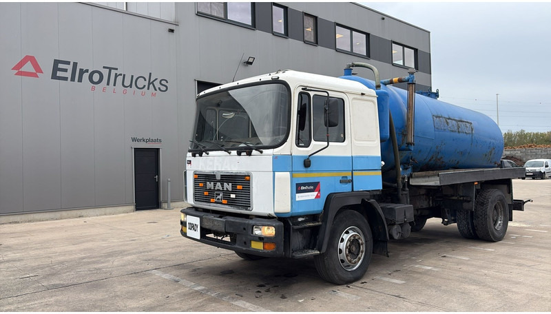 MAN 18.232 (MANUAL PUMP / POMPE MANUELLE / 11.000L) - Kamion me vakuum: foto 1 MAN 18.232 (MANUAL PUMP / POMPE MANUELLE / 11.000L) - Kamion me vakuum: foto 1