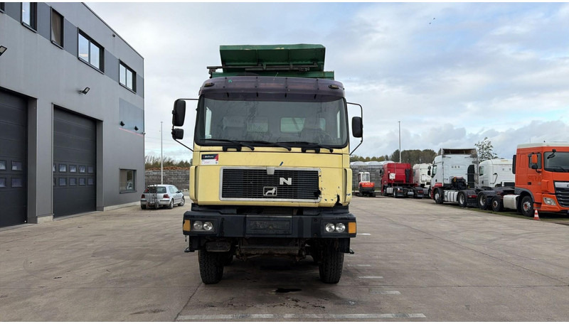 MAN 35.402 (8X8 / BIG AXLES / GRAND PONT / LAMES / STEEL SUSP. / 6 CYLINDER) - Kamion vetëshkarkues: foto 2 MAN 35.402 (8X8 / BIG AXLES / GRAND PONT / LAMES / STEEL SUSP. / 6 CYLINDER) - Kamion vetëshkarkues: foto 2