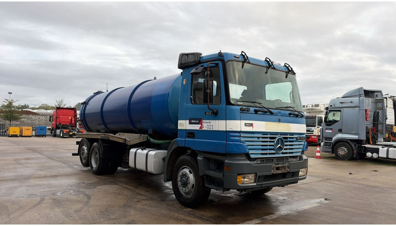 Mercedes-Benz ACTROS 2531 (16000 L / GRAND PONT / EPS / 6X2 / 3 PEDALES / V6) - Kamion me vakuum: foto 3 Mercedes-Benz ACTROS 2531 (16000 L / GRAND PONT / EPS / 6X2 / 3 PEDALES / V6) - Kamion me vakuum: foto 3
