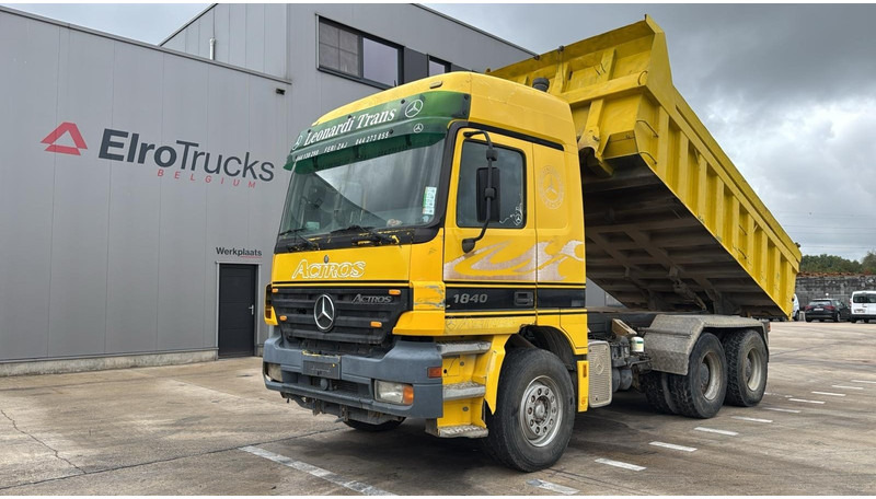 Mercedes-Benz ACTROS 2640 (EPS / LAMES / GRAND PONT / 6X4 / 3 PEDALES) - Kamion vetëshkarkues: foto 1 Mercedes-Benz ACTROS 2640 (EPS / LAMES / GRAND PONT / 6X4 / 3 PEDALES) - Kamion vetëshkarkues: foto 1