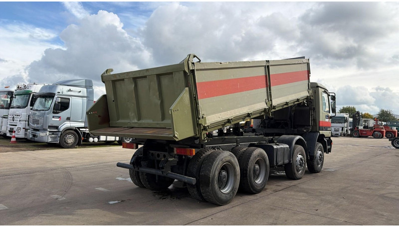 Mercedes-Benz Actros 3235 (EPS / LAMES / GRAND PONT / STEEL SUSP. / 3 PEDALES / MP1) - Kamion vetëshkarkues: foto 4 Mercedes-Benz Actros 3235 (EPS / LAMES / GRAND PONT / STEEL SUSP. / 3 PEDALES / MP1) - Kamion vetëshkarkues: foto 4