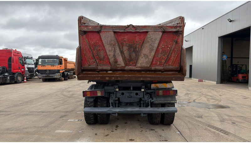 Mercedes-Benz Actros 4143 (GRAND PONT / BOITE MANUELLE / LAMES / 8X4 / STEEL SUSP.) - Kamion vetëshkarkues: foto 5 Mercedes-Benz Actros 4143 (GRAND PONT / BOITE MANUELLE / LAMES / 8X4 / STEEL SUSP.) - Kamion vetëshkarkues: foto 5