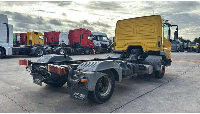 Mercedes-Benz Atego 815 (BOITE MANUELLE / MANUAL GEARBOX) - Kamion kabinë-shasi: foto 4 Mercedes-Benz Atego 815 (BOITE MANUELLE / MANUAL GEARBOX) - Kamion kabinë-shasi: foto 4