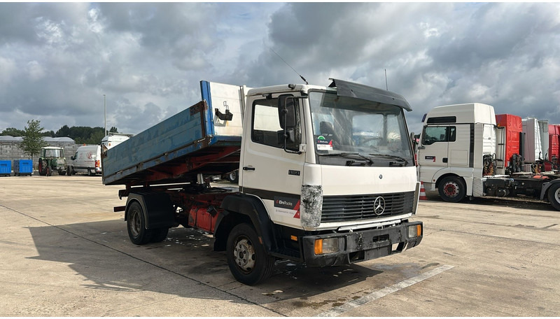 Mercedes-Benz SK 809 (POMPE MANUELLE / MANUAL PUMP / HELPER / AUXILAIRY / SPER / STEEL SUSP.) - Kamion vetëshkarkues: foto 5 Mercedes-Benz SK 809 (POMPE MANUELLE / MANUAL PUMP / HELPER / AUXILAIRY / SPER / STEEL SUSP.) - Kamion vetëshkarkues: foto 5