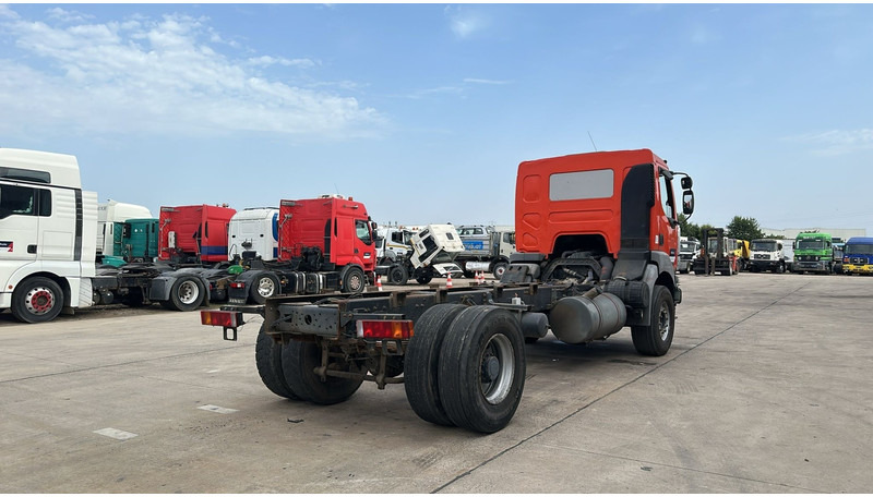 Renault Kerax 370 (GRAND PONT / LAMES / PROPRE / BOITE MANUELLE / STEEL SUSP.) - Kamion kabinë-shasi: foto 4 Renault Kerax 370 (GRAND PONT / LAMES / PROPRE / BOITE MANUELLE / STEEL SUSP.) - Kamion kabinë-shasi: foto 4
