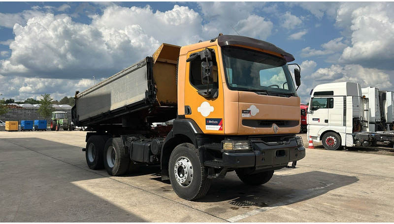 Renault Kerax 385 (POMPE MANUELLE / MANUAL PUMP / 6X4 / LAMES / GRAND PONT) - Kamion vetëshkarkues: foto 3 Renault Kerax 385 (POMPE MANUELLE / MANUAL PUMP / 6X4 / LAMES / GRAND PONT) - Kamion vetëshkarkues: foto 3