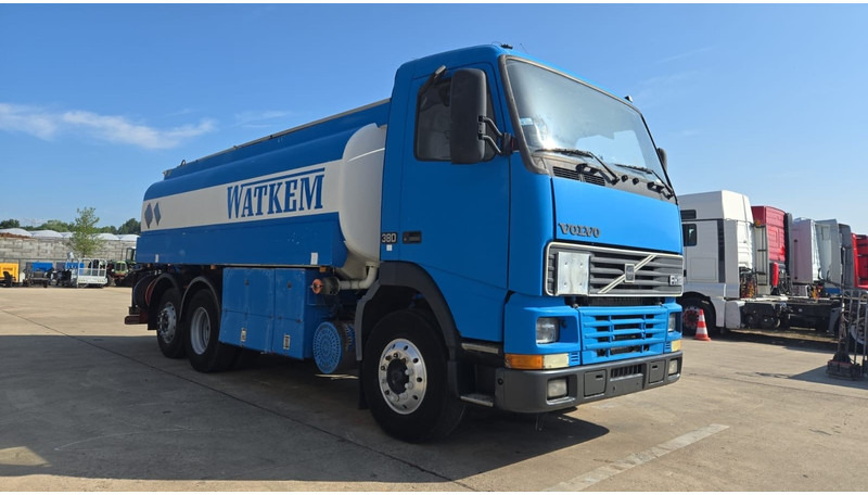 Volvo FH 12.380 (20.100 LITERS / PARFAIT ETAT / TOP CONDITION !!! / 6X2 / BOITE MANUELLE) - Autobot: foto 3 Volvo FH 12.380 (20.100 LITERS / PARFAIT ETAT / TOP CONDITION !!! / 6X2 / BOITE MANUELLE) - Autobot: foto 3