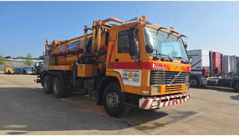 Volvo FL 10 - 320 (10500L + 1500L / 10 TYRES FULL STEEL / HIGH PRESSURE + VACUUM / POMPE MANUELLE / MANUAL PUMP) - Kamion me vakuum: foto 3 Volvo FL 10 - 320 (10500L + 1500L / 10 TYRES FULL STEEL / HIGH PRESSURE + VACUUM / POMPE MANUELLE / MANUAL PUMP) - Kamion me vakuum: foto 3