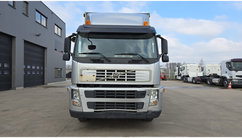 Volvo FM 400 (BELGIAN TRUCK / TECHNICAL TOP CONDITION !! / 6X2 / LIFT / EURO 5) - Kamion me tendë: foto 2 Volvo FM 400 (BELGIAN TRUCK / TECHNICAL TOP CONDITION !! / 6X2 / LIFT / EURO 5) - Kamion me tendë: foto 2