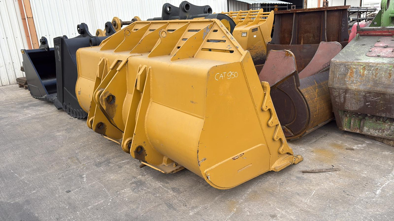 CAT 950 Rock Bucket - Fadrom me goma: foto 2 CAT 950 Rock Bucket - Fadrom me goma: foto 2