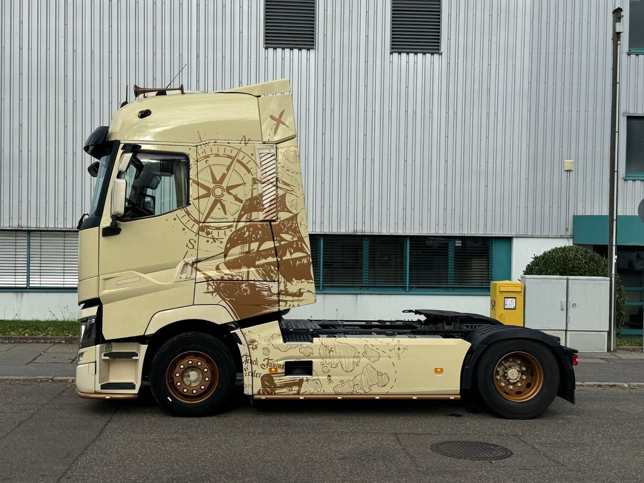 Renault T520 HIGHCAB TTC-Umbau 2-Tanks Retarder Standkli - Gjysmë-kamion: foto 5 Renault T520 HIGHCAB TTC-Umbau 2-Tanks Retarder Standkli - Gjysmë-kamion: foto 5