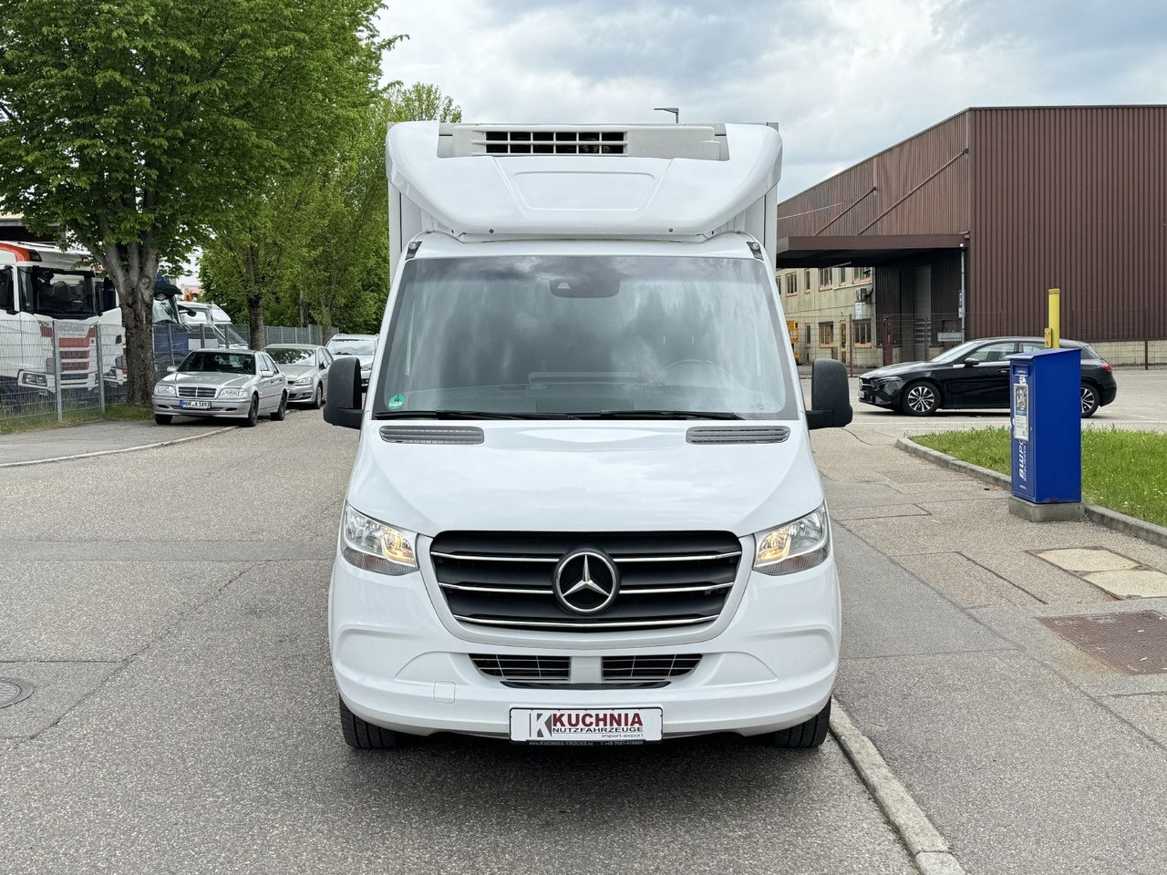 Mercedes-Benz Sprinter 316 Tiefkühl 3,3m TK V-500 MAX Luftgef. - Furgon frigorifer: foto 2 Mercedes-Benz Sprinter 316 Tiefkühl 3,3m TK V-500 MAX Luftgef. - Furgon frigorifer: foto 2