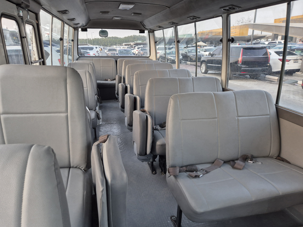 TOYOTA Coaster ... 25 places ...climatisé - Minibus, Furgon pasagjerësh: foto 5 TOYOTA Coaster ... 25 places ...climatisé - Minibus, Furgon pasagjerësh: foto 5