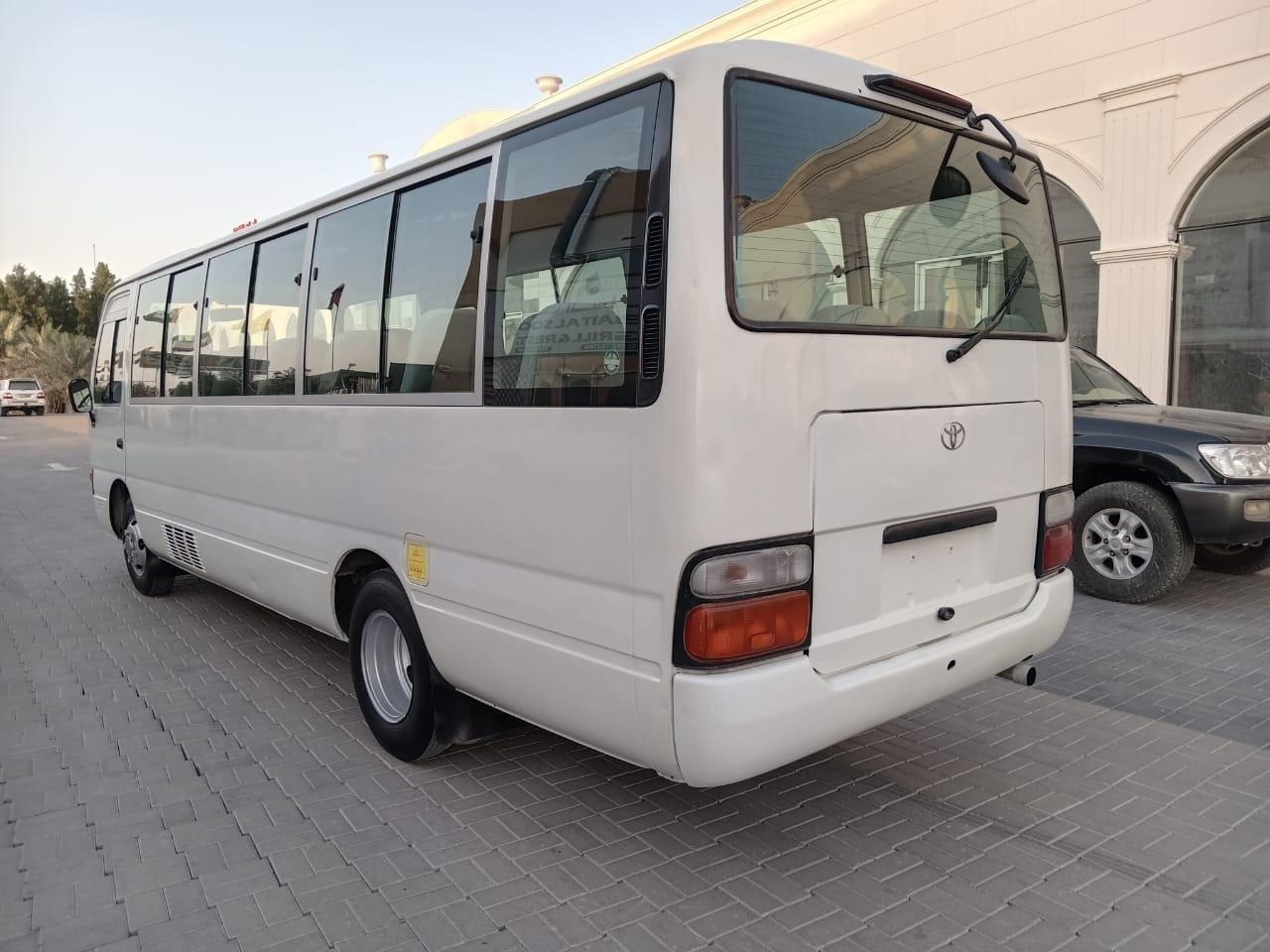 TOYOTA Coaster ... 30 places - diesel - climatisé ... BELGIQUE.. - Minibus, Furgon pasagjerësh: foto 3 TOYOTA Coaster ... 30 places - diesel - climatisé ... BELGIQUE.. - Minibus, Furgon pasagjerësh: foto 3