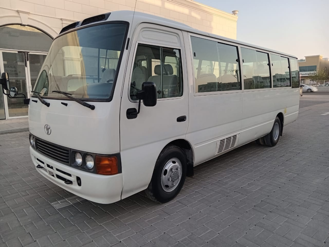 TOYOTA Coaster ... 30 places - diesel - climatisé ... BELGIQUE.. - Minibus, Furgon pasagjerësh: foto 1 TOYOTA Coaster ... 30 places - diesel - climatisé ... BELGIQUE.. - Minibus, Furgon pasagjerësh: foto 1
