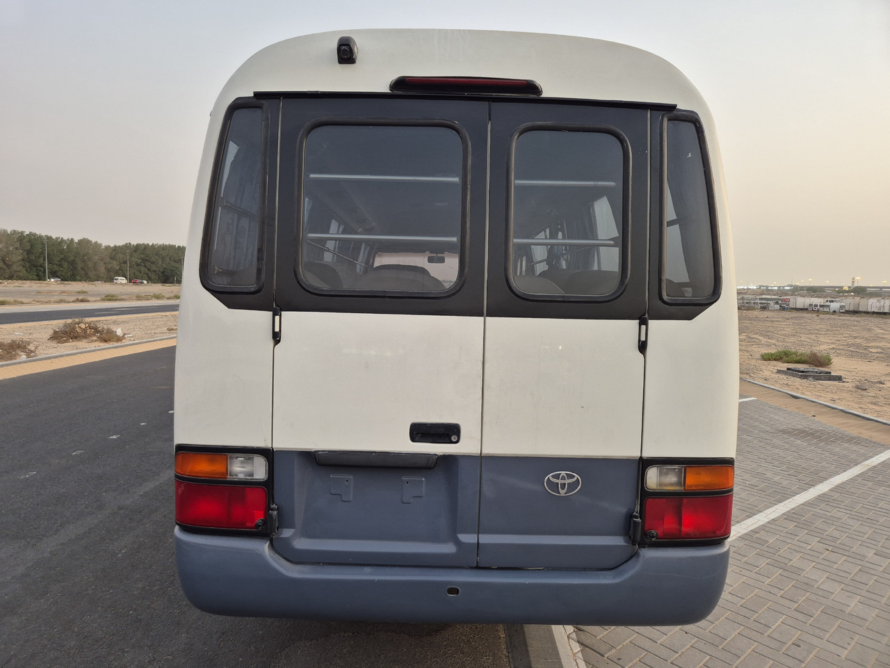 Toyota Coaster ... 30 places - climatisé - Minibus, Furgon pasagjerësh: foto 4 Toyota Coaster ... 30 places - climatisé - Minibus, Furgon pasagjerësh: foto 4