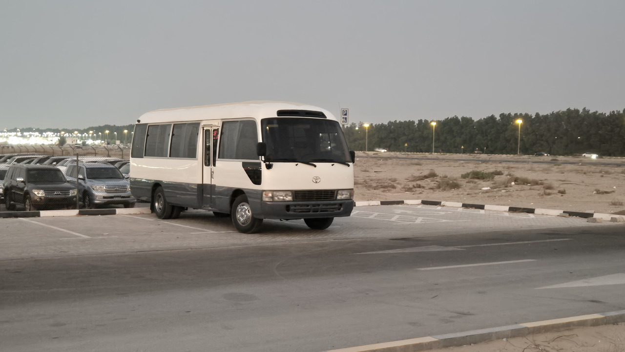 Toyota Coaster ... 30 places - climatisé - Minibus, Furgon pasagjerësh: foto 1 Toyota Coaster ... 30 places - climatisé - Minibus, Furgon pasagjerësh: foto 1
