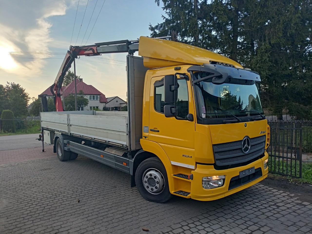 MERCEDES-BENZ Atego 1524 - Kamion me vinç: foto 1 MERCEDES-BENZ Atego 1524 - Kamion me vinç: foto 1