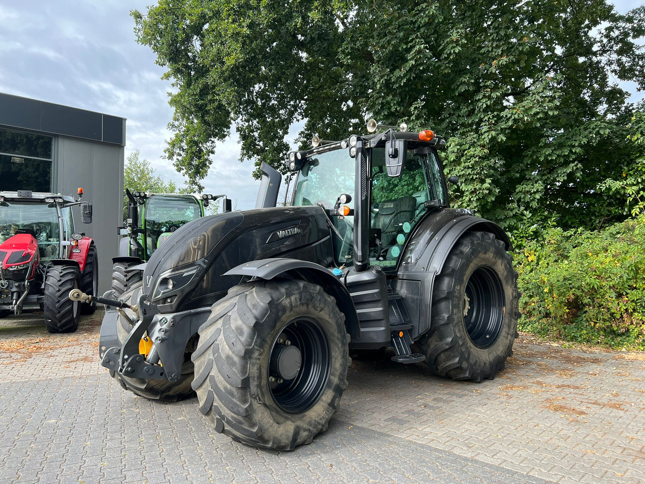 Valtra T174 Versu - Traktor: foto 1 Valtra T174 Versu - Traktor: foto 1