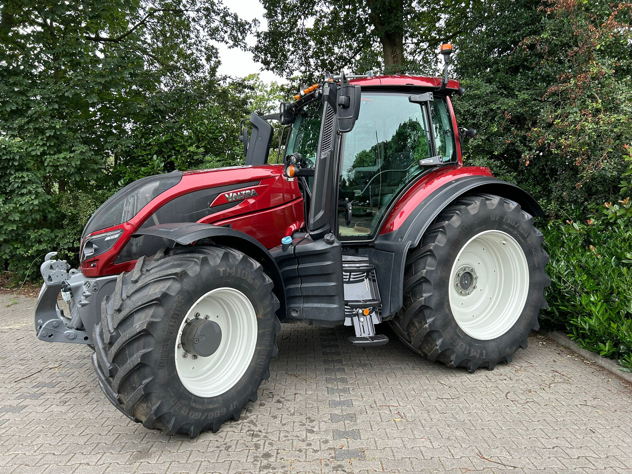 Valtra T214 Direct - Traktor: foto 1 Valtra T214 Direct - Traktor: foto 1