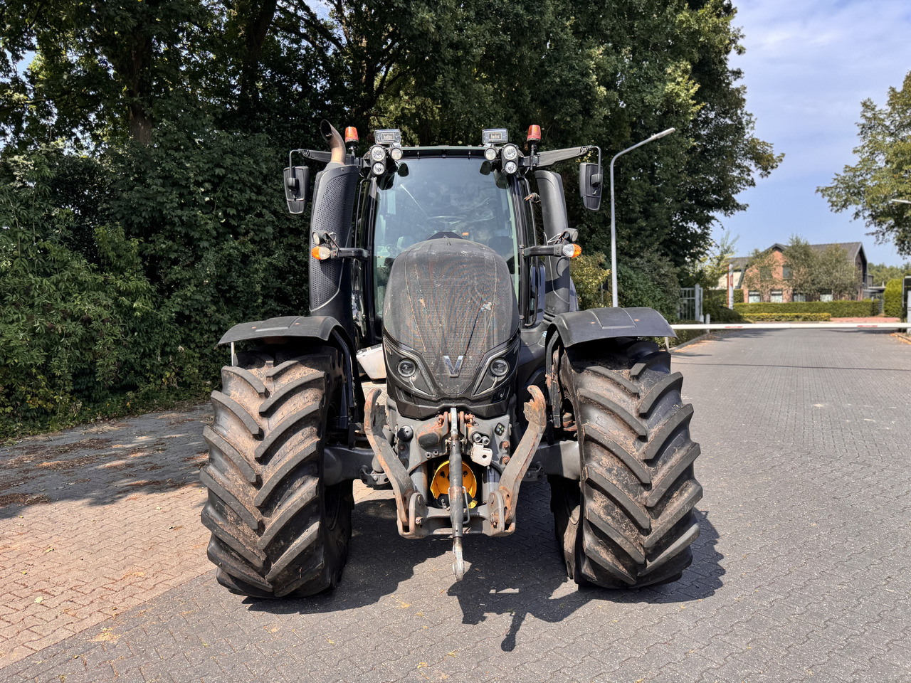 Valtra T214 Direct - Traktor: foto 4 Valtra T214 Direct - Traktor: foto 4