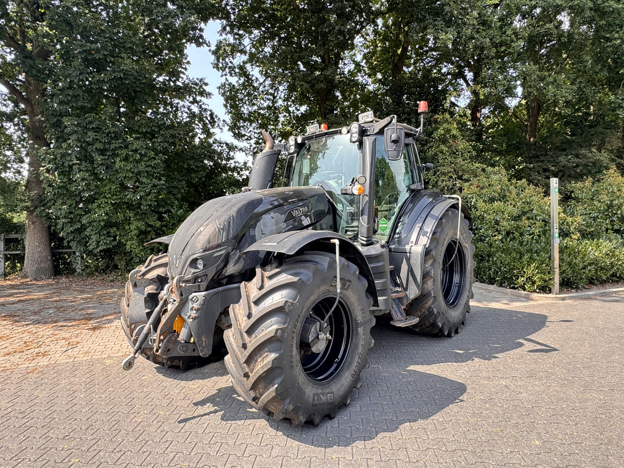 Valtra T214 Direct - Traktor: foto 1 Valtra T214 Direct - Traktor: foto 1
