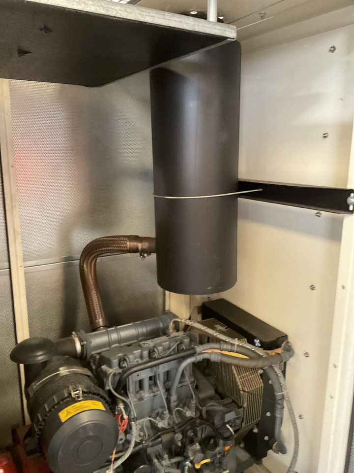 Deutz F3M1011F, 45KVA generatorset. Like brand new. Low standby hours - Set gjeneratori: foto 4 Deutz F3M1011F, 45KVA generatorset. Like brand new. Low standby hours - Set gjeneratori: foto 4