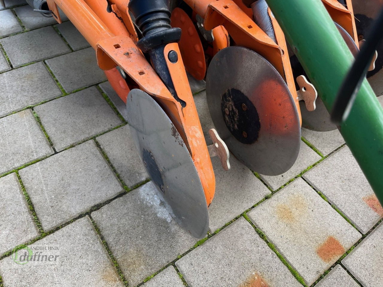 Amazone KE 303 + AD 303 - Mbjellëse e kombinuar në radhë: foto 3 Amazone KE 303 + AD 303 - Mbjellëse e kombinuar në radhë: foto 3