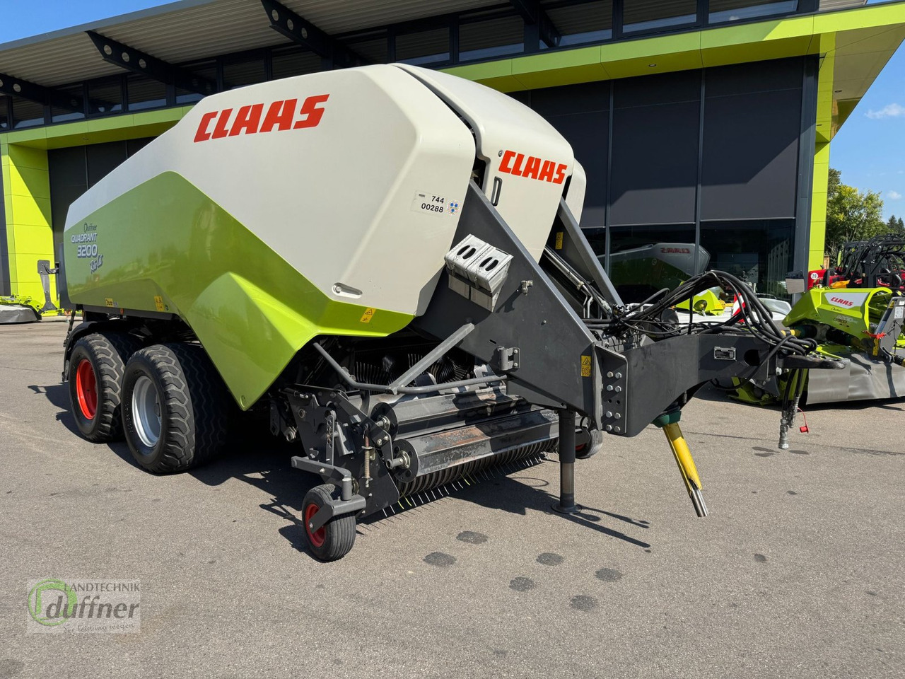 CLAAS Quadrant 3200 RC Tandem - Dengmbledhëse katrore: foto 2 CLAAS Quadrant 3200 RC Tandem - Dengmbledhëse katrore: foto 2