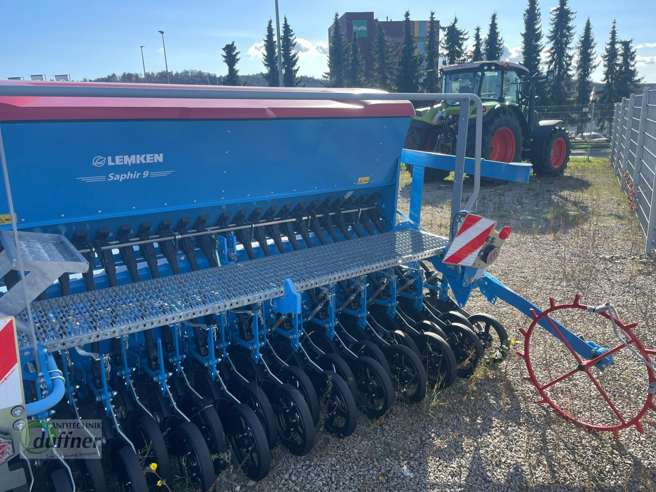 Lemken Zirkon 12/300 mit Saphir 9/300-125 - Mbjellëse në radhë: foto 4 Lemken Zirkon 12/300 mit Saphir 9/300-125 - Mbjellëse në radhë: foto 4