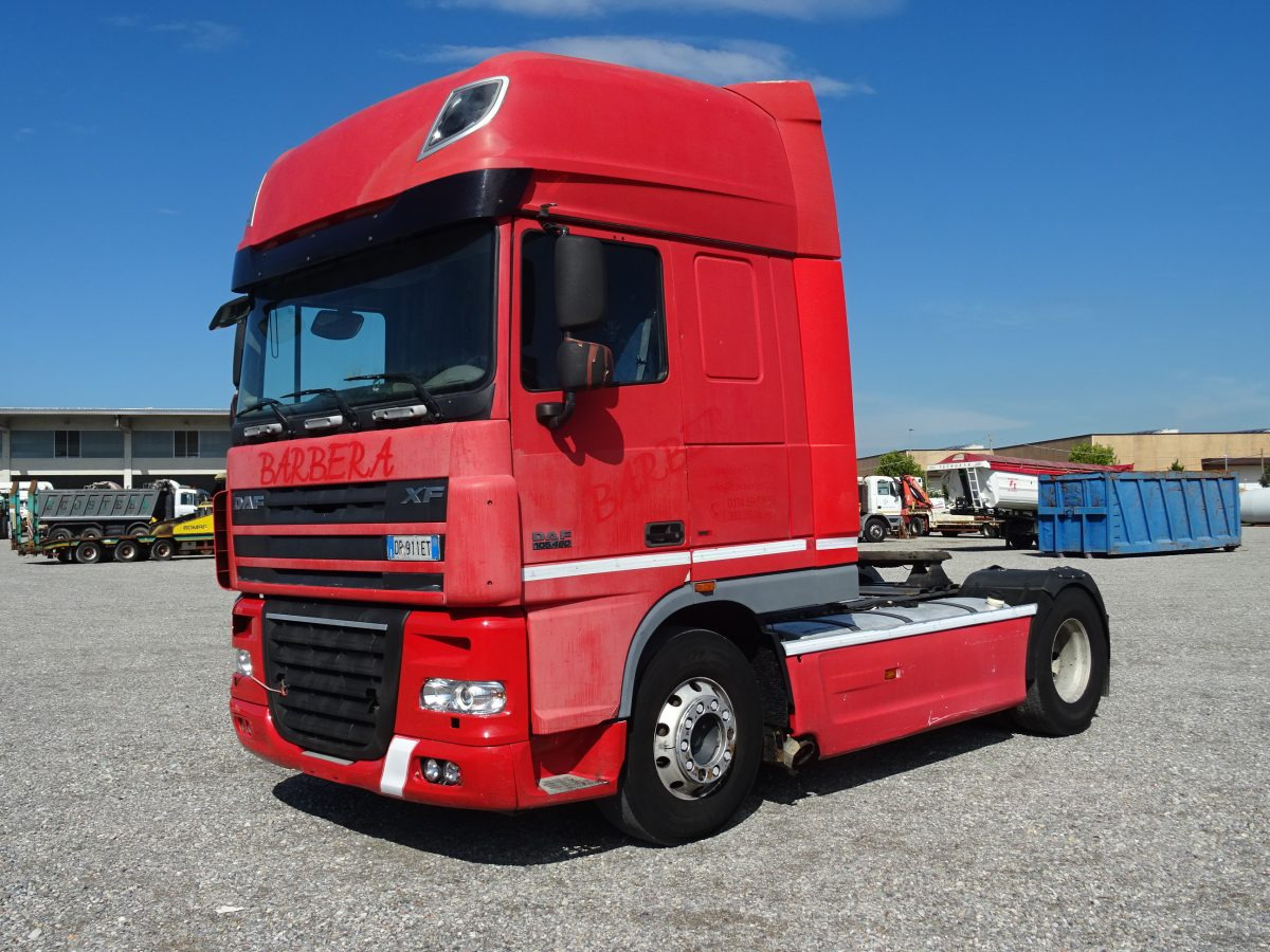 DAF XF 105.480 - Gjysmë-kamion: foto 1 DAF XF 105.480 - Gjysmë-kamion: foto 1