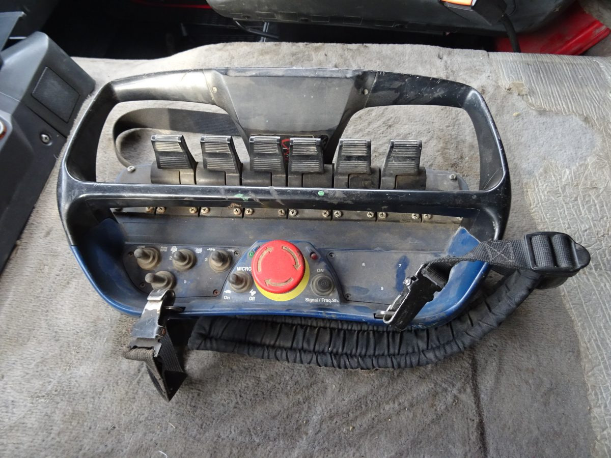 Kamion me karroceri të hapur, Kamion me vinç IVECO EUROSTAR 240E42 BONFIGLIOLI P30500XL: foto 9