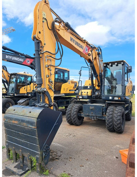 Hyundai HW 140 - Ekskavator me goma: foto 4 Hyundai HW 140 - Ekskavator me goma: foto 4