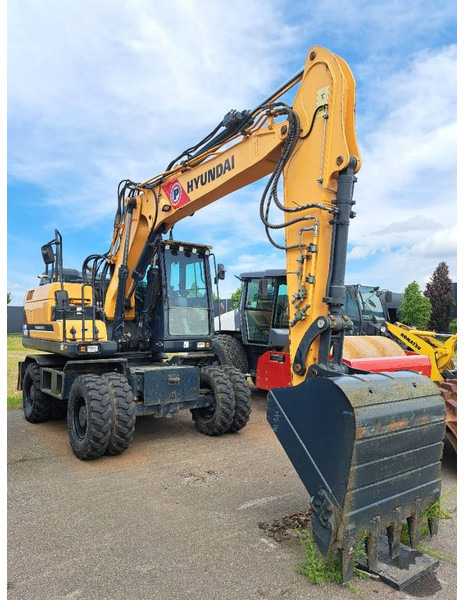 Hyundai HW 140 - Ekskavator me goma: foto 5 Hyundai HW 140 - Ekskavator me goma: foto 5