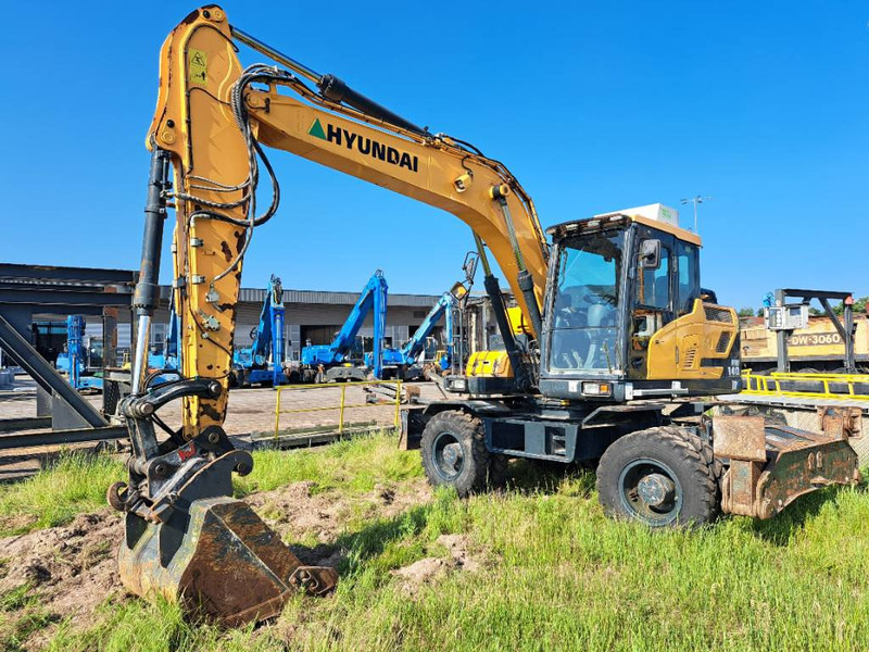Hyundai HW140 - Ekskavator me goma: foto 1 Hyundai HW140 - Ekskavator me goma: foto 1