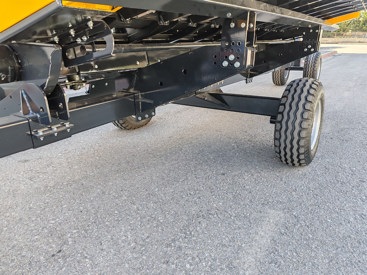 Korrëse luledielli i ri ELİBOL FREESUN 410+ SUNFLOWER HEADER: foto 8 Korrëse luledielli i ri ELİBOL FREESUN 410+ SUNFLOWER HEADER: foto 8